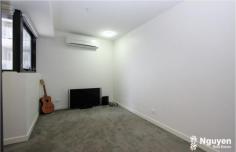 309/240 Barkly Street, Footscray VIC 3011 Glorious location, close to everything. If you are looking for city lifestyle, look no further to a dominant opportunity not to be missed. Located in Footscray best development spot offering: • One generous sized bedroom • Open living area with quality kitchen. • Modern design bathroom. • Secure entrance, intercom system and lift access. • Currently tenanted with returns of $1261pcm