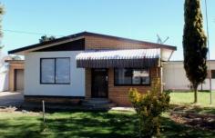  272 Falconer Street Guyra NSW 2365 Are you a tenant looking for space to spread your wings? This could be it. This brick and fibro three bedroom home sits on a large fully fenced block. The house has been recently renovated with lovely new kitchen, open plan design, built-ins in the bedrooms and a huge enclosed rumpus room with wood heater. Features include: • 3 bedrooms • 1 bathroom • New carpets • Fresh paint • Large rumpus room • Lock-up garage with internal access • Workshop 