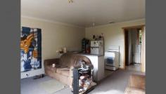  3/30-34 View Road, Montello, TAS 7320 $135,000 Two bedroom unit walking distance to town centre. Built-ins, electric heating, garage under. Quiet private setting with sea views, spacious living area. Currently rented at $160.00 per week. Great Investment! 