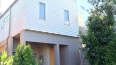  82 Condoin Lane Pemulwuy NSW 2145 Life Style and Modern Living Open plan family/dining. 3 Bedroom, 1 bathroom, 2 toilets. Open kitchen with gas cooking & dishwasher. Generous built in robes to 2 bedrooms. Easy care yard and garage. Modern colour scheme with floor tiles and air conditioning. 