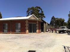  24 Wandeara Cres Mundaring WA 6073 Just listed 54sqm brick office, 314sqm factory, split into 2 units with 
opening between. 2x Evap air conds in factory, 3 meter clearance 
through sliding doors and 4 meter truss height. Some covered hard stand
 and fenced 1,000 sqm block. Zoned Light Industrial. 

> 54sqm Brick Office
> Two evaporative air-con units
> 1000 sqm block
> Some Covered Hard Stand
> Zoned Light Industrial
> Sold with vacant possession
 