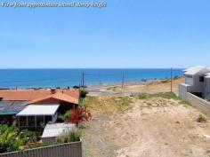  1/6 Sussex Place HALLS HEAD WA 6210 You won't find better than this development site in WORLD CLASS location! WHY YOU SHOULD BUY ME: - Huge 1118sqm block - Zoned R12.5/25 (potential 2 or 3 unit site) - Panoramic Ocean Views - Absolute BLUE CHIP location in quiet cul-de-sac - Just meters from the beautiful blue water of the stunning Indian Ocean - Couple minutes' walk from Doddy's Beach and Blue Bay - Only 2km from Mandurah Ocean Marina 
