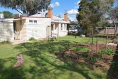  6 Carter Street Cammeray NSW 2062 Well presented 3 bedroom weatherboard cottage sited on a generous corner block in the main street. Easy stroll to shops, hotel and schools. Features open living area, kitchen with natural gas and combustion stove. Main bedroom with ensuite, R/C S/S air conditioner. Carport, garden shed, great yard area, vegie patch and shed. 