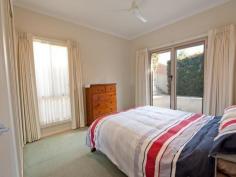 1/1 Murray Place Bellbridge Vic 3691 MODERN 2 BEDROOM HOME IN BELLBRIDGE Located
 in the picturesque town of Bellbridge, located conveniently next to the
 local store and just a short walk to the water, this modern home 
comprises: - 2 spacious bedrooms - Central family bathroom - Large open plan family room and kitchen with dishwasher - Reverse cycle heating/cooling. Floor heating - Double lock up garage with remote Contact 6023 5464 to arrange an inspection today. General Features Property Type: House Bedrooms: 2 Bathrooms: 1 Bond: $1,120 