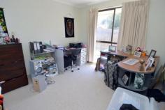  4-101 Crossen Street, ECHUCA Vic 3564 - 2 Bedroom Unit with Built In Robes - Good Sized Kitchen with Electric Cooking & Ample Storage - Open Plan Living Room with Split System - Double Length Remote Garage - Secure & Private Yard - Currently Tenanted For $210 Per Week 