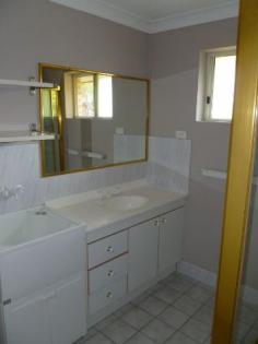  4/53 Bellevue Avenue GAYTHORNE QLD 4051 Price $340 Great location. Walk to the train, bus and Brookside Shopping Centre. The unit is in a quiet and secure block of 5. It features 2 bedrooms with built in robes, 2 bathrooms (including ensuite to master), large open plan living area with air-conditioning, modern kitchen with dishwasher and gas cooking, a good sized balcony and a lock up garage. 