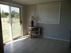 10 Valley Street Deepwater NSW 2371 COUNTRY LIVING * Newly renovated * 3 Bedrooms, 2 with built-ins * RC/AC * Under floor heating * Open plan * Dishwasher * Fenced Yard * 25 minutes from Glen Innes General Features Property Type: House Bedrooms: 3 Bathrooms: 1 $220 Weekly 