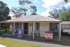  6 Carter Street Cammeray NSW 2062 Well presented 3 bedroom weatherboard cottage sited on a generous corner block in the main street. Easy stroll to shops, hotel and schools. Features open living area, kitchen with natural gas and combustion stove. Main bedroom with ensuite, R/C S/S air conditioner. Carport, garden shed, great yard area, vegie patch and shed. 