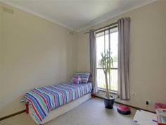  4/8-10 Roseneath Street TRARALGON  VIC 3844 $229,000 This address offers the convenience of a short walk to the CBD, featuring 2 spacious bedrooms with built in robes. An open living/meals area with split system air-conditioning, cathedral ceilings is light filled, roomy and surprising spacious. The well-appointed spacious kitchen with breakfast bar overlooks the meals living zones. A functional bathroom is well positioned to cater for both bedrooms with separate toilet and laundry. Externally the unit offers single carport with workshop and storage area, fully enclosed rear courtyard, with established gardens providing a low maintenance option. 