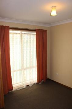  3-21 Incarnie Crescent, Wagga Wagga NSW 2650 Great Investment Or Retirement Opportunity Well maintained unit in a complex of three and strata managed  Fantastic location with walking distance to the CBD Offering two bedrooms with built ins  Single carport plus a courtyard  Potential rental return of $260/week 