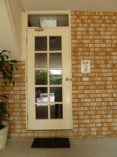  4/53 Bellevue Avenue GAYTHORNE QLD 4051 Price $340 Great location. Walk to the train, bus and Brookside Shopping Centre. The unit is in a quiet and secure block of 5. It features 2 bedrooms with built in robes, 2 bathrooms (including ensuite to master), large open plan living area with air-conditioning, modern kitchen with dishwasher and gas cooking, a good sized balcony and a lock up garage. 
