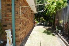  11/28 Golden Palms Court Ashmore QLD 4214 GREAT VALUE - GREAT LOCATION Fantastic location, walk to shops , schools and only 10 minutes drive to Surfers Paradise, 10 minutes to Griffith university and new Hospital. Family friendly and ideal for children, set in a cul-de-sac with its own park * 2 bedrooms * Combined lounge/dining * Two way bathroom * Air conditioned * Single lock-up garage * Visitors parking on each side  * Internal access from lock up garage * Side-by-side duplex configuration Body Corporate $ 32 pw - includes building insurance and lawn/garden maintenance This neat and tidy 2 bedroom duplex is situated in a small quiet complex close to shops and transport. View Sold Properties for this Location View Auction Results General Features Property Type: Duplex/Semi-Detached Bedrooms: 2 Bathrooms: 1 Indoor Features Toilets: 1 Air Conditioning Outdoor Features Carport Spaces: 1 Garage Spaces: 1 Other Features Built-In Wardrobes,Close to Schools,Close to Shops,Close to Transport,Garden $299,000 