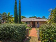 32 John Robb Way, Cudgen, NSW 2487 BUYER ALERT - What a perfect start or step up at the perfect time! Free 
standing homes of this presentation, size and price range in this 
proximity to beach and amenities are rare. 
 Located just on the fringe of booming Kingscliff village the Cudgen 
Heights estate 10 minutes from Coolangatta airport is a smart choice 
still offering substantial savings $$ in a family friendly atmosphere. 
But for how long? 
 With interest rates at record lows below 5% now is your chance to 
pounce!For the investor rental returns projected at $475-$495 per 
week.Stock of similar in short supply.
 The sellers have enjoyed happy times which has served them well as a weekender but now must move on. 
 Do not delay book your inspection today. 