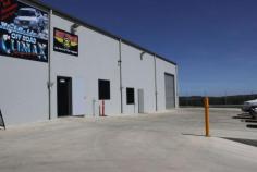 3/10517 DARIAN Street HIGHFIELDS QLD 4352  Industrial Shed Space for Rent Tilt slab construction Area: 296m2 approximately + mezzanine 100m2m Fully security fenced with onsite car parks 3-phase power to switchboard Features include trade waste, wash down, electric roller door, underground rain water tanks Office with air-conditioning Kitchen area Toilet. 