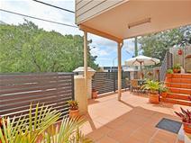 225 Vulture Street South Brisbane QLD SOUTH BRISBANE BOARDING HOUSE
 
 
 Well maintained and boasting very high occupancy rates, this baording
 house offerrs the astute investor a rare opportunity to secure prime 
property in the highly-desired location of South Brisbane. Features 
include; - 15 furnished rooms - Separate one bedroom, fully self-contained flat - Large common kitchen and dining area - Separate showers and toilets - Sitting Room - Two outdoor areas - Good-sized laundry Situated
 approximately one kilometre south of Brisbane's CBD, the property is 
perfectly positioned within walking distance to the Queensland 
University of Technology, Southbank Insititute of Technology, Mater 
Hospital, tranpsort, a variety of trendy restaurants, cafes and bars, 
Southbank Parklands, specialty shops, and the cultural centre of 
Brisbane. 