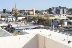  14/56 Keira Street Wollongong NSW 2500 This is a rare opportunity to get a large affordable unit in the heart of Wollongong. With schools, cafe's, Wollongong's new shopping centre and beaches all a short walk away. Not to mention the convenience of the Free Shuttle bus to University and Tafe. This unit would be a great home for a family or students. - Three double bedrooms - Separate toilet to bathroom & internal laundry - Escarpment views from balcony - Single lock up garage 