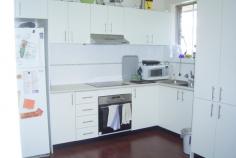 14/56 Keira Street Wollongong NSW 2500 This is a rare opportunity to get a large affordable unit in the heart of Wollongong. With schools, cafe's, Wollongong's new shopping centre and beaches all a short walk away. Not to mention the convenience of the Free Shuttle bus to University and Tafe. This unit would be a great home for a family or students. - Three double bedrooms - Separate toilet to bathroom & internal laundry - Escarpment views from balcony - Single lock up garage 
