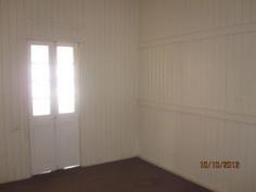  36 Warton St Gayndah Qld 4625 $145,000 2 Bedroom Home + Sleepout & Office * Highset home situated on 743m2 * Returning $180 p/w * 2 Bedroom + Sleepout & Office  * Open plan kitchen/dining/lounge * Located only a short stroll to the main street * Car accommodation under the home * Long term contract accepted   Property Snapshot  Property Type: House Land Area: 743 m2 