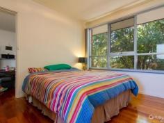  2/63-65 Yuille Street Frankston Vic 3199 PROPERTY DETAILS $260,000 DELUXE VILLA HOME IN THE FRANKSTON HIGH SCHOOL ZONE Inspection Times: Sat 28/02/2015 01:20 PM to 01:40 PM In the unique Frankston High School Zone, conveniently located close to the Monash Univeristy and Frankston Hospital sits this renovated unit with modern kitchen, updated bathroom, decent lounge living area, gas heating, polished timber Tassie oak floors, light and airy with private rear yard and car space. In small select group of only four this is a back unit with bonus common property out the back as a bonus. Opposite Yuille Street post office, general store and bus stop at your door step! Just a very short walk to Delcombe Park and other shops, schools, parks and amenities and just a short walk to the Sweetwater Creek Reserve. Land size is approximately 85sqm. Currently leased at $996pcm with is an approximate 4.5% return. Move in to live or invest. Don't delay, call today! 