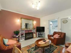  6/87-89 Mitchell Street Bentleigh VIC 3204 PROPERTY DETAILS $449,950 In the heart of Bentleigh Inspection Times: Sat 28/02/2015 11:45 AM to 12:15 PM Ideal for the owner occupier or investor.  Recently renovated ground floor 2 bedroom flat is located within a stone's throw to Centre Road shops and Bentleigh train station. Generous internal floorplan, north facing kitchen/meals (gas appliances and dishwasher), renovated bathroom with new semi frameless shower screen, separate toilet, living with gas heater and garden aspect. Gas hot water and onsite carspace on title. 