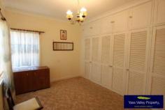  8 Cliff St Yass NSW 2582 $315,000 Perfectly placed just two doors from the golf course in one of Yass's favourite streets "Cliff street', featuring nice wide entry hall and high ceilings throughout. Three good size bedrooms two with built in robes, renovated bathroom, light filled formal lounge with separate kitchen plus a large rumpus area at the back of the house. This is ideal opportunity to renovate or possibly start from scratch and build your new home. Locations like this don't come up very often. Features include: Lot A DP348869 Three bedrooms  Family bathroom Two living area's Perfect position Block 811m2 Property Features Property ID 	 11976593 Bedrooms 	 3 Bathrooms 	 1 Garage 	 1 Carports 	 1 Inclusions 	 fixed floor coverings, light fittings, curttains, blinds, screens, tv antenna Land Size 	 811 Square Mtr approx. Built In Robes 	 Yes Fully Fenced 	 Yes Heating 	 Yes Rumpus Room 	 Yes 