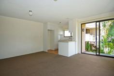  4/16 Andrews street Southport Qld 4215 $235,000 Very centrally located unit only a few minutes walk to Southport CBD, the Broadwater and the new light rail link. Griffith University, the new Gold Coast hospital and Surfers/Broadbeach are only a tram ride away. Quiet tree lined street, ground floor 2 bedroom unit with balcony off the kitchen/living area. Built in wardrobes in both bedrooms, separate laundry. 2 car spaces - tandem. Presently rented at $290 per week with low body corporate fees. Great investment or home. Property Features Property ID 	 12300913 Bedrooms 	 2 Bathrooms 	 1 Total car spaces 	 2 