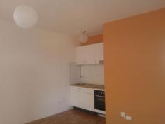  26/177 Glenayr Ave Bondi Beach NSW 2026 WALK TO HALL ST & BONDI BEACH  DURING THE RENOVATION OF THE BUILDING FA�?ADE WE WILL BE LEASING THE APARTMENT OUT FOR $300 PER WEEK AFTER THAT TIME THE RENT WILL GO BACK TO $400 PER WEEK  This clean & tidy unit is the Bondi Beach living at your door step. Featuring: 4th Floor, 1bedroom unit, Built-Ins, Lift, New kitchen, Good bathroom with shower over bath. Seconds walk to all that Bondi Beach has to offer.  $400 Weekly 