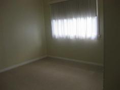  35 Pitt Street Glen Innes NSW 2370 FOR RENT $215.00 WEEKLY Well loved 3 bedroom home with built-ins. Cosy lounge room with wood heating & reverse cycle air conditioning. Extremely functional & tidy kitchen with plenty of bench space & cupboards. Fully fenced easy care yard with a large garage/workshop.   