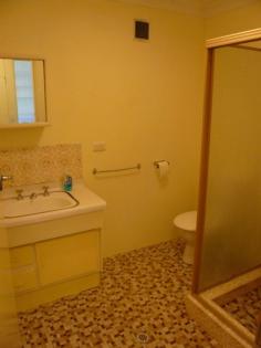  6/2589 Gold Coast Highway Mermaid Beach Qld 4218 Price Offers over $185,000 Property Features Property ID 	 6629883 Bedrooms 	 1 Bathrooms 	 1 Carports 	 2 This cosy apartment in "Joslyn Court" is only a few minutes' walk over to Jupiter's Casino and Pacific Fair Shopping Centre or the Beach. Featuring 1 bedroom, 1 bathroom, kitchen, combined lounge and living area and a communal laundry, however a small washing machine can be placed inside the apartment if needed.  Top floor apartment with only a small walk up of stairs and comes with an under cover car parking spot. This central and convenient location has everything and is only a short walk to the beach! Ideal as an investment property or for a first time buyer. 