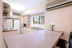  1/12 Lakeshore Avenue Buderim Qld 4556 SPACIOUS BUDERIM DUPLEX Light & bright low maintenance ground level brick & tile comprising three bedrooms (master ensuite) plus separate lounge, dining and family/TV room. Single lock-up garage, private courtyard and adjacent guest parking. Opposite shops and a short walk to park with lake a great place to live. Property Features Ceiling fans Deck Electric Stove Hot Plate Material: Tiled Roof, Brick Plasterboard Rangehood Split-system Air-conditioning Style: Lowset, Contemporary 