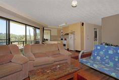 5/13 Bent Street Batemans Bay NSW 2536 $249,000 Positioned in a popular complex this 2 bedroom unit is positioned above the central hub of Batemans Bay with views over to the river and an easy 120 metres to grab a coffee.  2 bedrooms, 2 bathrooms, single lockup garage and generous balcony. Currently tenanted on a continuing lease. 