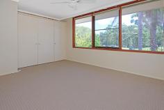  1/1 George Bass Drive Batehaven NSW 2536 $239,000 Set only a few hundred metres walk to Batehaven Shops, Corrigan's Beach and just across the way from the high school, this two bedroom townhouse offers single garaging with internal courtyard access, open plan living area and rear courtyard. Freshly painted and with new carpets, similar units in the complex rent for $220 per week.  A must to inspect for the investor or those looking for a weekender. 