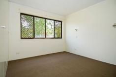  4/16 Andrews street Southport Qld 4215 $235,000 Very centrally located unit only a few minutes walk to Southport CBD, the Broadwater and the new light rail link. Griffith University, the new Gold Coast hospital and Surfers/Broadbeach are only a tram ride away. Quiet tree lined street, ground floor 2 bedroom unit with balcony off the kitchen/living area. Built in wardrobes in both bedrooms, separate laundry. 2 car spaces - tandem. Presently rented at $290 per week with low body corporate fees. Great investment or home. Property Features Property ID 	 12300913 Bedrooms 	 2 Bathrooms 	 1 Total car spaces 	 2 