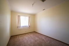  84 Shaw St Coolgardie WA 6429 EXCELLENT VALUE There is a lot here and definitely worth a look at in this 3 bedroom 1 bathroom home, on a 1012m block close to schools. This home represents very good value with its ducted air-con, tile fire, big bedrooms on a 1012m block with a carport and easy care gardens. Address:84 Shaw Street, Coolgardie, Western Australia  Price:$149,000  Bedrooms:3  Bathrooms:1  Area:1012m  
