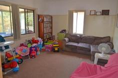  3 Hutley Pl East Lismore NSW 2480 $215,000 Good returns Looking for an investment property showing good return then check this high set home located within walking distance to town. An ideal home for a first time property buyer or would suit as an investment. Upstairs has 3 bedrooms, with central lounge, neat kitchen & tidy bathroom. Boasting undercover front & rear verandahs ideal for the hot summer days ahead. Under the home is partially concreted with loads of storage space & the fenced yard is a bonus for the kids & pets. Currently let at $320 p/w. Inspection by appointment only. Property: 	 House Bedrooms: 	 3 Bathrooms: 	 1 Parking: 	 1 Land Size: 	 506 Sqm Council: 	 Lismore 
