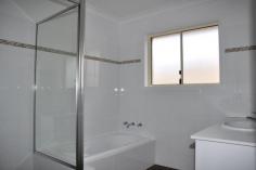  2/118 Diamond Dr Orange NSW 2800 $410,000 Great Investment! Features include large open plan north facing living areas with computer nook, three bedrooms, two bathrooms, double garage, quality fit out and a real sense of space. This unit is currently being rented out at $370p/w. Property: 	 Unit Bedrooms: 	 3 Bathrooms: 	 2 Parking: 	 2 Council: 	 Orange 