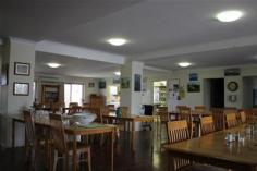  50/80 Queen Elizabeth Drive Armidale NSW 2350 $75,000 One bedroom villa located at Sunny Cove. Convenient to transport and amenities, available fully furnished. This over 55's community is offering a safe and friendly environment. This property offers independent living or you can have your entire meals catered for in the large dining room which is ideally located close to your villa. Property Type Apartment, Unit  Property ID 14811110188  Street Address 50/80 Queen Elizabeth Drive  Suburb Armidale  Postcode 2350  Price $75,000 