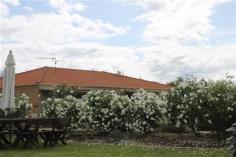  50/80 Queen Elizabeth Drive Armidale NSW 2350 $75,000 One bedroom villa located at Sunny Cove. Convenient to transport and amenities, available fully furnished. This over 55's community is offering a safe and friendly environment. This property offers independent living or you can have your entire meals catered for in the large dining room which is ideally located close to your villa. Property Type Apartment, Unit  Property ID 14811110188  Street Address 50/80 Queen Elizabeth Drive  Suburb Armidale  Postcode 2350  Price $75,000 