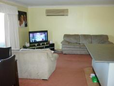  5 Evans Cres Blayney NSW 2799 $250,000 Property type: House Suburb: Blayney (profile) Region: Regional NSW Land area: 954.8 sqm What A Great House This immaculately presented 3 bedroom brick veneer home is in a very desirable cul-de-sac location. All bedrooms have built ins. Great open plan kitchen, dining and family room. Kitchen features quality appliances including dishwasher. This home has reverse cycle air conditioning and a slow combustion wood heater to keep you nice and cosy all year round. Fantastic fully enclosed entertainment room. Features Air conditioning Built in wardrobes Internal Laundry Bath Fireplace(s) Heating Dishwasher Floorboards Fully fenced 