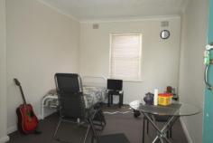  5/53 Fitzroy Street Tamworth NSW 2340 $199,000 Step Into The Property Market ! Unit - Property ID: 779787 * This property has all the right attributes: * Location: 5 minute walk to CBD * Affordable: Under $200,000 * Income: Currently rented $210 pwk * Excellent rental history * The property has been maintained and is in good condition.  Print Brochure Email Alerts Features  Large Bedroom  Close to CBD 