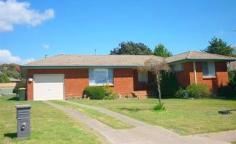  5 Evans Cres Blayney NSW 2799 $250,000 Property type: House Suburb: Blayney (profile) Region: Regional NSW Land area: 954.8 sqm What A Great House This immaculately presented 3 bedroom brick veneer home is in a very desirable cul-de-sac location. All bedrooms have built ins. Great open plan kitchen, dining and family room. Kitchen features quality appliances including dishwasher. This home has reverse cycle air conditioning and a slow combustion wood heater to keep you nice and cosy all year round. Fantastic fully enclosed entertainment room. Features Air conditioning Built in wardrobes Internal Laundry Bath Fireplace(s) Heating Dishwasher Floorboards Fully fenced 