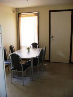  1 Ryan Ave Armidale NSW 2350     $190,000   	 Take a look at this tidy 3 bedroom home. Good sized bedrooms with storage, separate dining room and lounge with good timber flooring and little maintenance asked from the tenants. Wooden floorboards and carpet combo with open fields to the rear and in a quiet cul de sac. Wood heating. RETURNING $255 PER WEEK Good sized home at an affordable price. Property Details Bedrooms 		 3 Bathrooms 		 1 