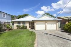  24 Renown Ave Shoalhaven Heads NSW 2535 $575,000 Modern 4 bedroom house on the river side. Spacious separate living areas. Ducted air-conditioning. Main bedroom has ensuite and walk in robe. Large kitchen/family area. Covered outdoor area off the family room. Double garage plus large storage shed in backyard. 639m block. Property Type House  Property ID 11756100096  Street Address 24 Renown Avenue  Suburb Shoalhaven Heads  Postcode 2535  Price $575,000  Land Area 639 sqm  Air Conditioning 