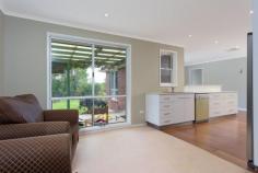  9 Horsley St Kooringal NSW 2650 Price $359,000 Spacious Living Inside and Out Great location, just mins to the lake, shopping centre and schools. Family friendly home exudes comfort and warmth. Beautiful kitchen with floating timber flooring. Caesar stone bench tops, new gas cook top/ oven and dishwasher. Ducted cooling and gas heating. Spacious lounge room plus separate family room. Outdoor entertaining area which opens out to a delightful garden and sizeable backyard. Good sized bedrooms, the main with ensuite & walk-in robe Property Features Property ID 	 9359623 Bedrooms 	 4 Bathrooms 	 2 Garage 	 2 Land Size 	 926 Square Mtr approx. 