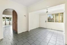  1 Woorarra Ave North Narrabeen NSW 2101 Classic Weatherboard and Tile House. * Extremely sought after position on a large level corner block. * Great home with loads of potential to renovate * Short stroll to Narrabeen lake & beach * Land size 600.8m2= 16 x 46 x 34/36.575 Price guide: Over $1mil Type: House Bed: 4    Bath: 3     Land Area: 600.8 sqm (approx) 