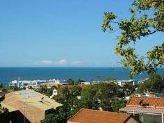  5/124 Buderim Avenue Alexandra Headland Qld 4572 ONCE IN A LIFETIME RENOVATOR WITH MILLION DOLLAR VIEWS This property features 270 degree views of the ocean, encompassing Old Woman Island and the whole coast to the North and to the South. Time and again I am asked, do you have anything to 'do up' ? Usually the answer is no. However now I have a real corker, something to really sink your teeth into!! Entire top floor - Penthouse style Unbelievable outlook 3 bedrooms, 2 bathrooms Corner position, Golden Triangle Massive : approx 215 sqm in size Options are endless...Totally gut out the space and start again or work with what is currently there!!   Property Snapshot  Property Type: Unit Features: Balcony Coastal Decking Ensuite 