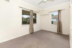  1 Woorarra Ave North Narrabeen NSW 2101 Classic Weatherboard and Tile House. * Extremely sought after position on a large level corner block. * Great home with loads of potential to renovate * Short stroll to Narrabeen lake & beach * Land size 600.8m2= 16 x 46 x 34/36.575 Price guide: Over $1mil Type: House Bed: 4    Bath: 3     Land Area: 600.8 sqm (approx) 