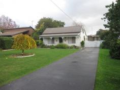  31 Seven Mile Rd Trafalgar VIC 3824 $170,000 Opportunity Knocks 'Seldom Inn' House - Property ID: 793178 BJ Bennett & Co Professionals Real Estate Morwell.  - Quaint 3 bedroom cottage with garage and workshop in lovely garden setting  - Gas central heating, pressed metal ceilings, 2 air conditioners. Ripe for renovation - Family home for 72 years  