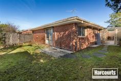  1/62 Victoria St Hastings VIC 3915 Property Information Auction Date: Saturday 4 Jul 12:00 PM (On site) Here lie's a great opportunity to secure one of Hastings finest unit's only minutes stroll to all the High St has to offer. With open living, updated kitchen and a huge wrap around courtyard/garden makes this low maintenance gem well suited to all investors, downsizers, first home buyers and anyone after that ideal pad to call home. Comprising: 2 bedrooms, central bathroom, open plan kitchen, meals and lounge, separate laundry, rear sun room, single car garage, undercover entertaining and large garden. Close to High St, shops, cafes, restaurants, supermarkets, schools, the foreshore reserve and minutes drive to freeway access and the Mornington Peninsula's leading beaches. Property Type 	 Villa Garaging / carparking 	 Single lock-up Construction 	 Brick veneer Kitchen 	 Open plan Living area 	 Open plan Main bedroom 	 Double Bedroom 2 	 Double Main bathroom 	 Bath, Separate shower Laundry 	 Separate Outdoor living 	 Entertainment area (Covered), Garden 