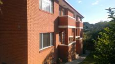  1/10 Toormina Pl Coffs Harbour NSW 2450 $250 per week 	 Sun Drench Unit in CBD !  * 2 bedroom unit  * Polished timber floors  * New kitchen with stainless steel appliances  * Large main bedroom  * 2nd bedroom  * Internal laundry  * Sundrench balcony  * Available 7th August  * Call agent for appointment to view 